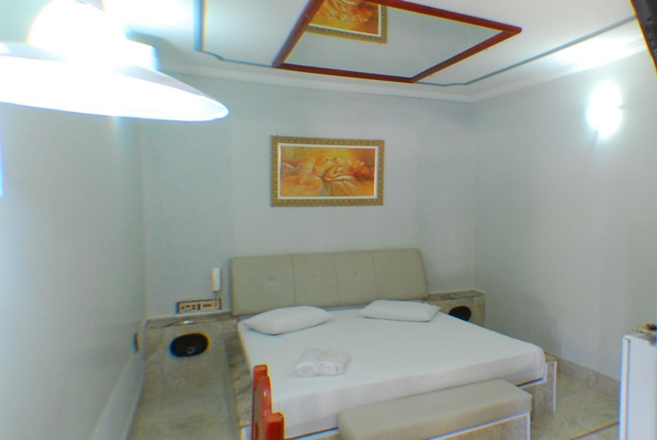 Castellu'S (Adults Only) Hotel Pirassununga Bagian luar foto