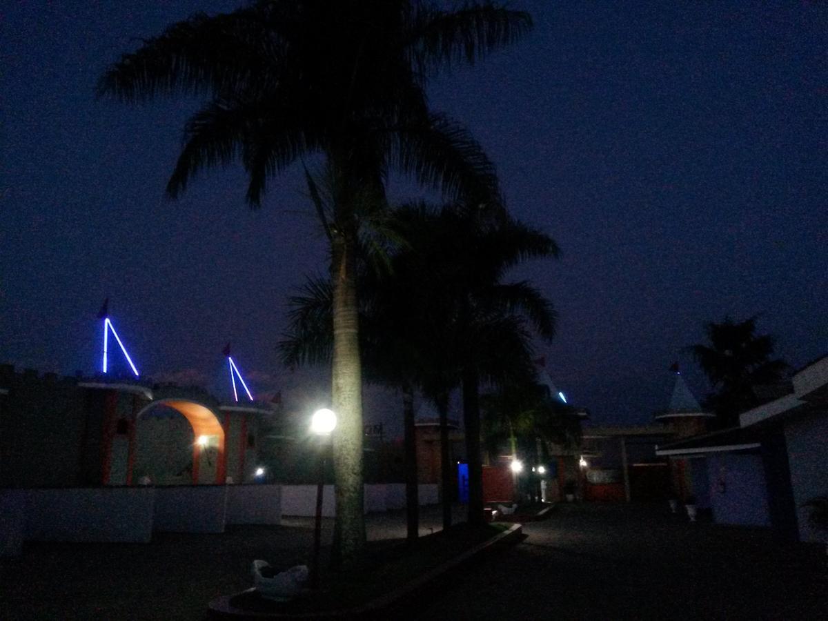 Castellu'S (Adults Only) Hotel Pirassununga Bagian luar foto